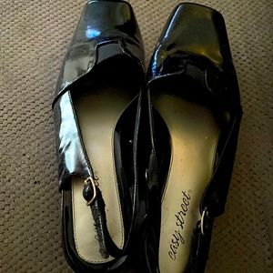 Black leather Easy Street black flat sandals with little heels